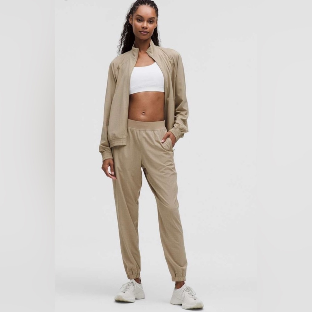 Lululemon Adapted state jogger- perforated
33”’inseam